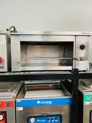 Gratinadora elétrica Macom 