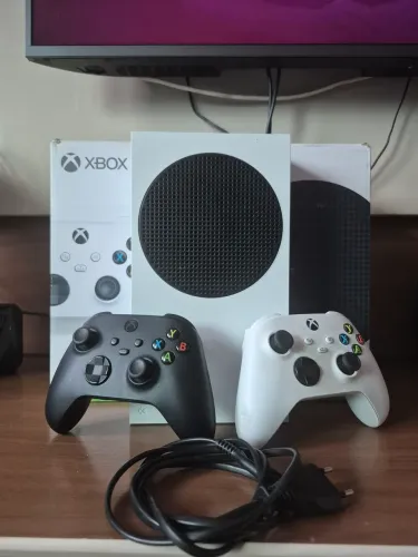 X box series S - 2 controles