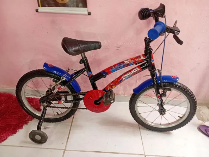 Bicicleta aro 16 novinha do homem aranha