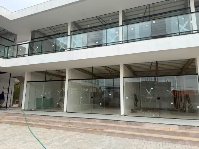 LOJAS COMERCIAIS NA AVENIDA DO ARAÇAGY