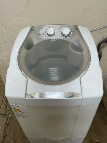 Máquina de lavar roupas 6 kilos