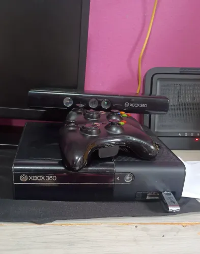Vendo Xbox completo+monitor