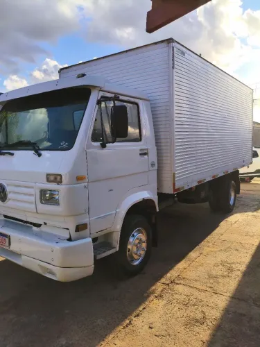 Vendo caminhão Volks 7 100