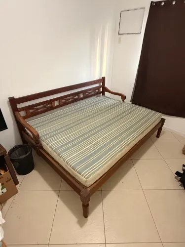 Sofa cama de madeira ou ?surubão? de madeira
