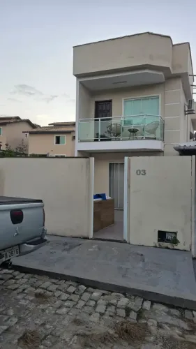 Casas para venda na Granja dos Cavaleiros em Macaé/RJ, 02 Quartos suíte, 1 Vaga e área ext