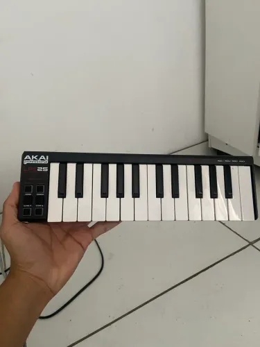 Teclado Controlador 25 Teclas USB MIDI AKAI LPK25