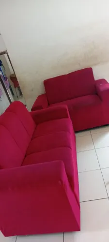 Sofá com marcas de uso