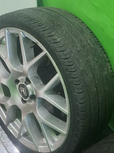 Aro 18 com pneus