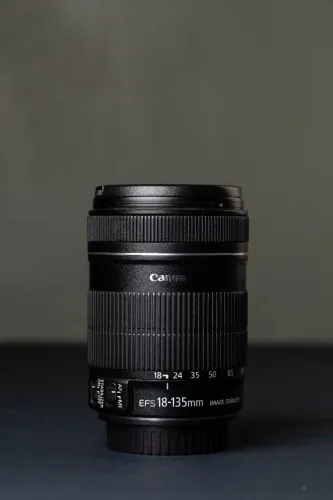 Canon EFS 18-135mm f/3.5/5.6