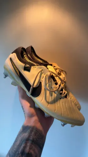Chuteira Nike Tiempo Elite Profissional TAM 42