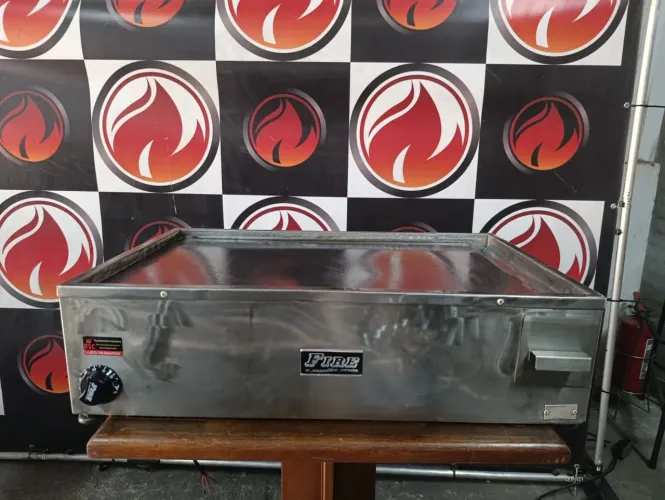 Chapa elétrica 80x50x23 industrial marca FIRE ( usada ) em ótimo estado
