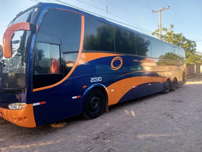 Ônibus G6 ano 2004 motor o400 /457 eletrônico ar-condicionado termo king 50 poltronas 