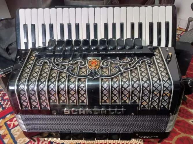 Sanfona Scandalli Super VI Farfisa 4/5 Dupla ressonância