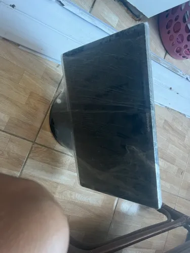 Monitor Lenovo 19 pop