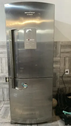 Vende-se geladeira BRASTEMP