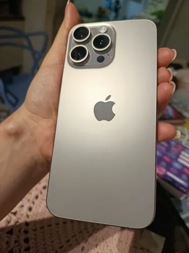 iPhone 15 pro Max Cor natural titanium