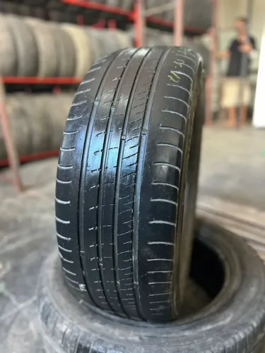 Pneu importado meia vida 235/55/17