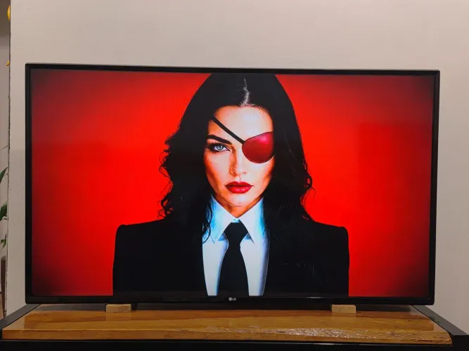 Smart 50 Tv LG. Diversos aplicativos e a possibilidade de baixar novos.  Entrego 