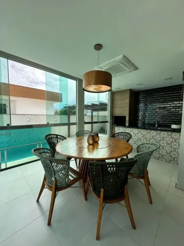 Casa Flores com 4 suites condomínio fechado