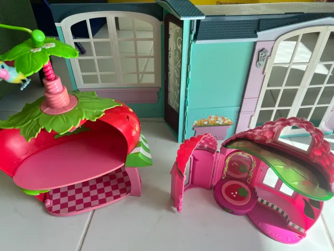 Brinquedo casa moranguinho