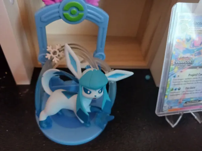 GLACEON figure pokemon
