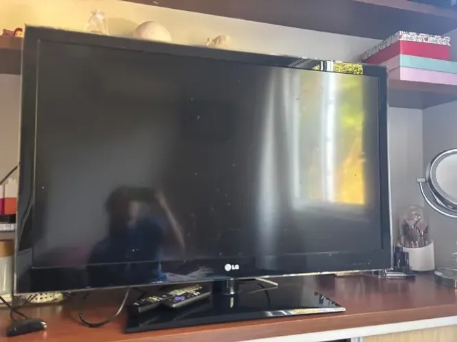 Televisão LG, 42 polegadas