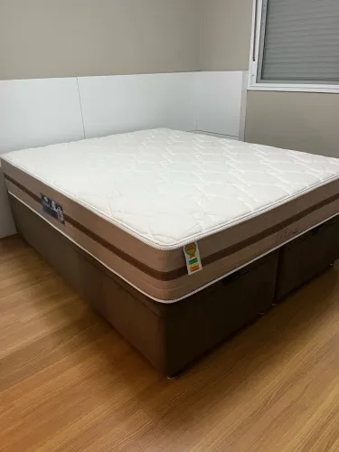Cama Queen com box baú