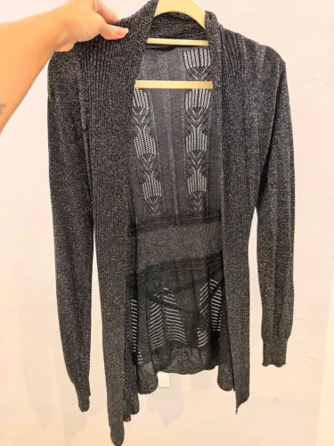 Cardigan feminino alongado preto lurex