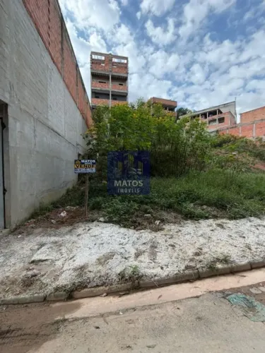 Terreno Exclusivo na Região da Granja Viana fundos com Condomínio Fazendinha