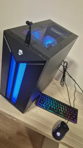 PC Gamer de entrada - Intel Xeon, RX570 4gb, 16gb RAM DDR3, 256gb SSD - Parcelo com taxa