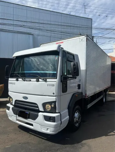 LOGO!! VENDO ESSE FORD CARGO 1119 BAÚ