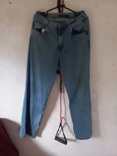 Calça jeans tam 42 fem