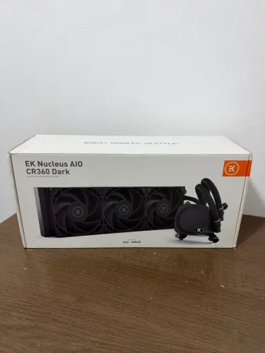 water cooler de 360 mm, o EK Nucleus AIO CR360 Dark. Semi novo  Esse modelo é importado 