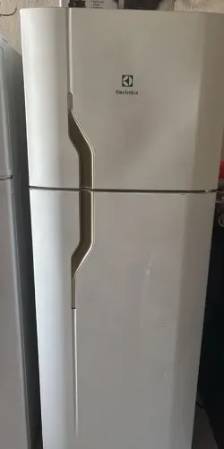 Vende-se geladeira Electrolux - NÃO ESTÁ GELANDO