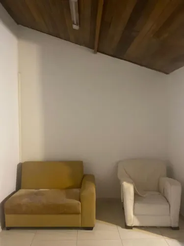 3 Casas no centro da cidade, alugamos no máximo para 2 pessoas