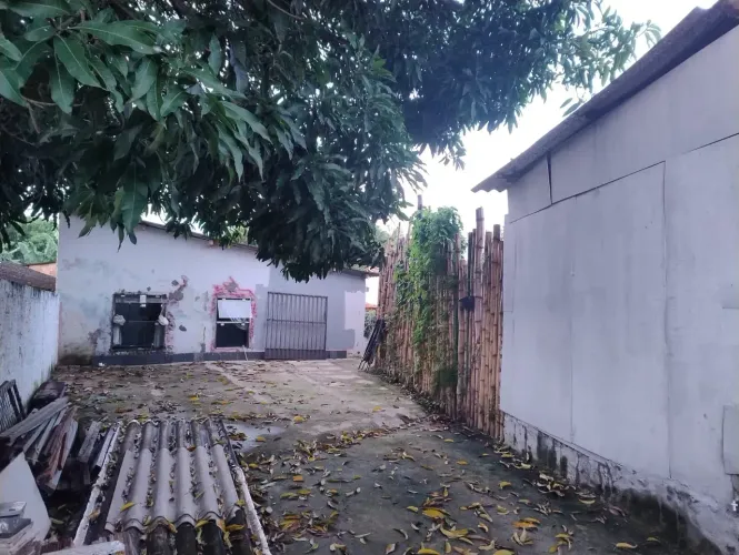 Imóvel para aluguel possui 343 metros quadrados com 3 quartos em Vila Irany - Goiânia - GO