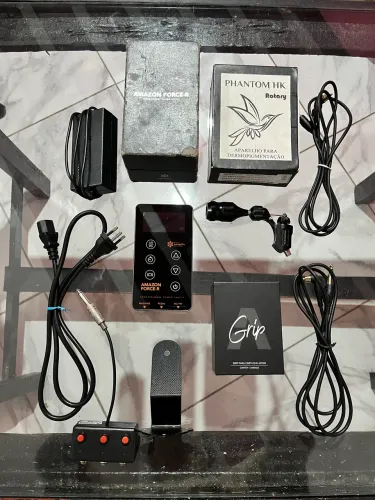 Kit Tattoo Profissional: Máquina Phantom HK + Fonte Amazon Force-R + Grip Aston 30mm