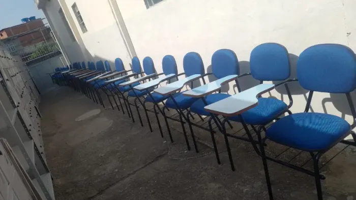 Cadeiras Universitárias Estofadas