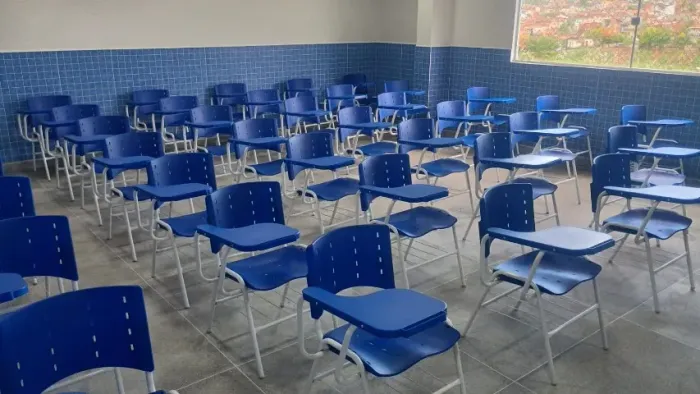 cadeira universitária prisma escolar 