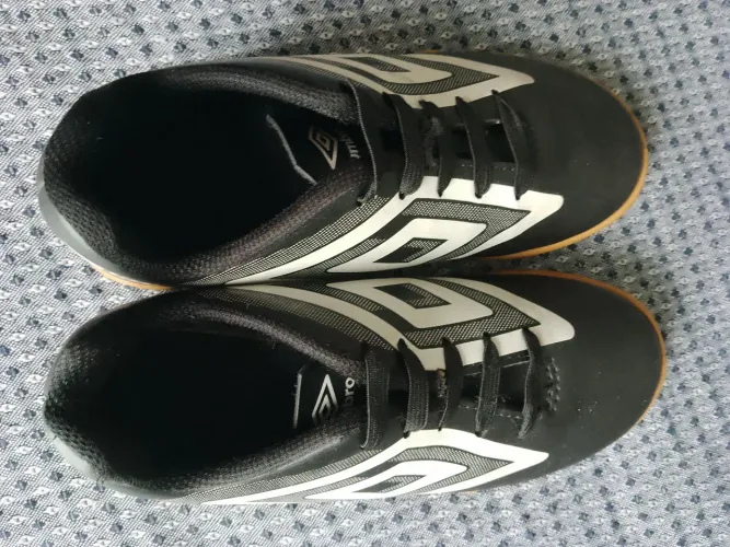 Tenis chuteira Umbro 31