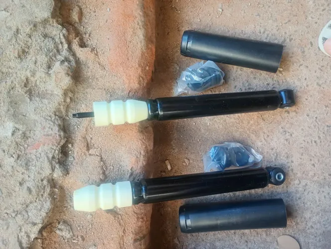 Vendo par de amortecedores Corsa NAKATA 