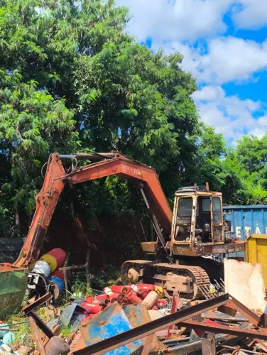 Trator Escavadeira Poclain de Esteira com Garra Motor MWM