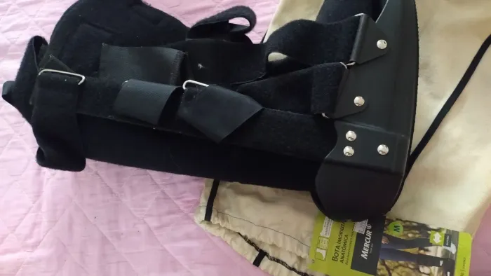 Bota imobilizadora Mercury semi nova