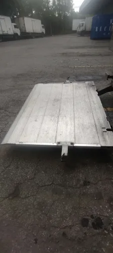 Plataforma de alumínio carga e descarga caminhão 3/4 , 12 volts. 