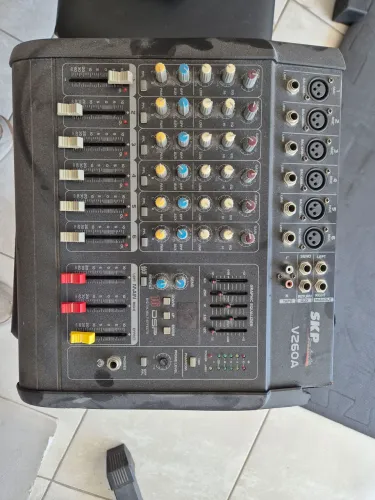 Vendo mesa amplificada v260A