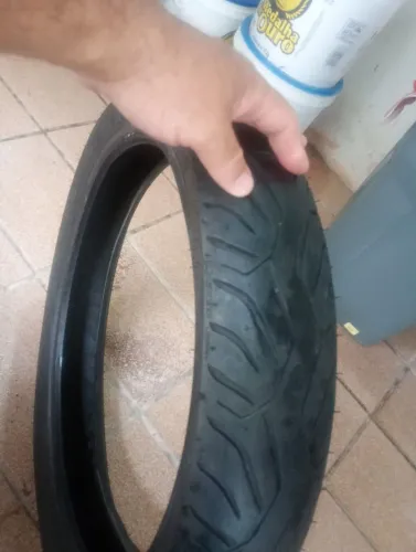 Pneu 100/80 18 leia anúncio