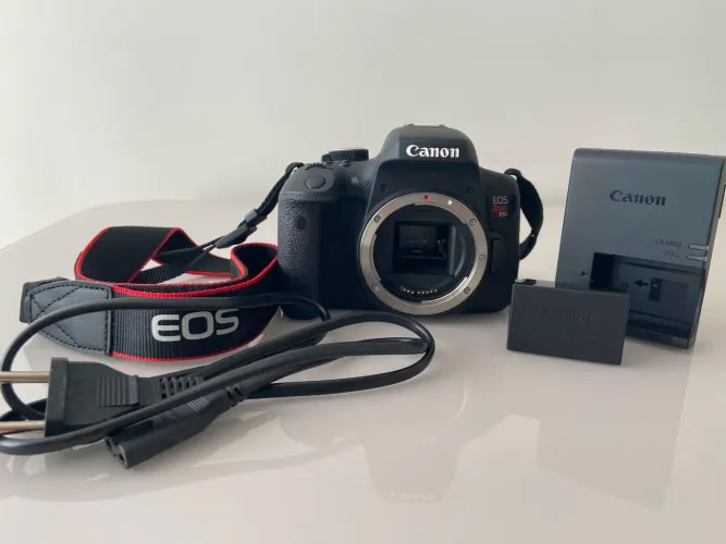 Camera Canon EOS Rebel T6i