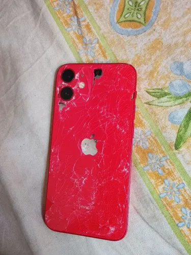 iPhone 12 mini danificado 