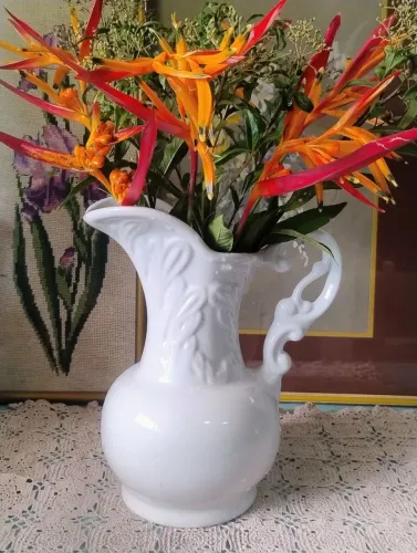 Jarra de porcelana antiga