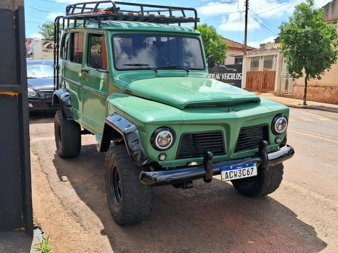 Ford Willys Rural 4X4 Usados e Novos
